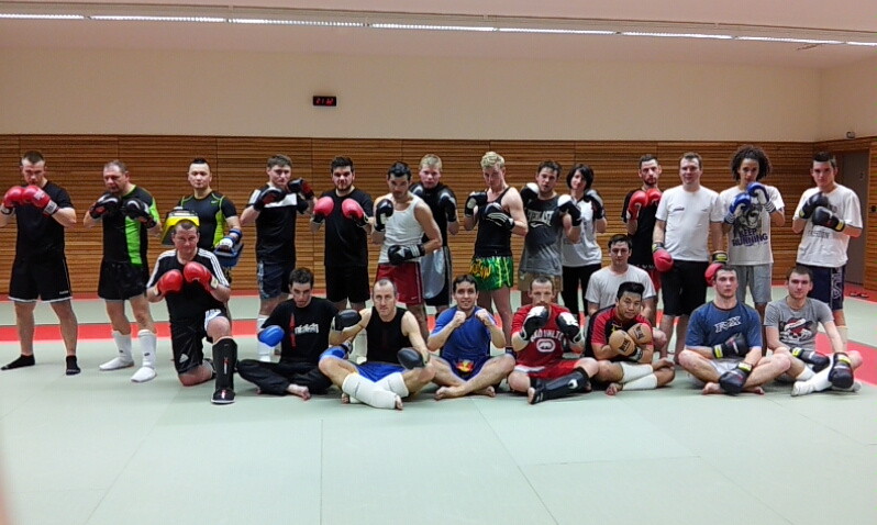 photo groupe  boxe thaï