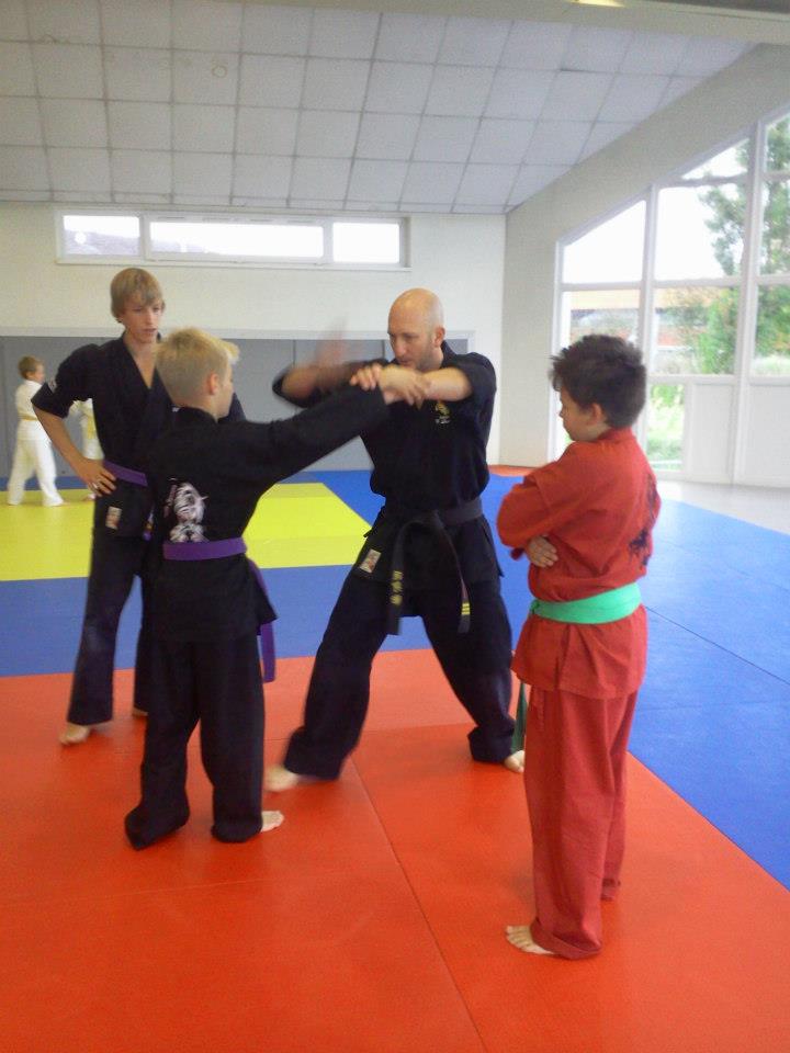 Cours enfants d'arts martiaux à soufflenheim en alsace (67)