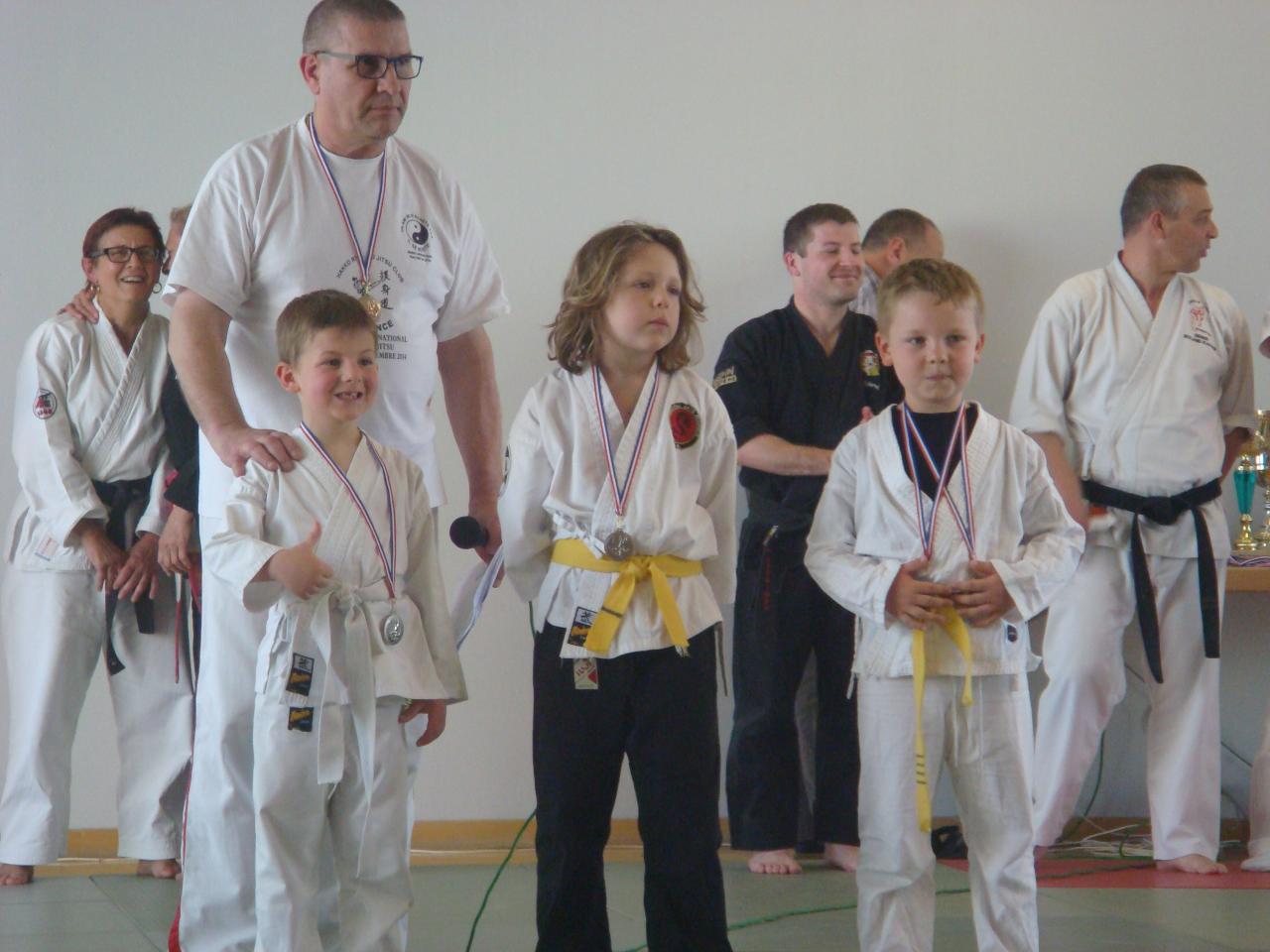 Podium blc jaune 6-9 ans (1)